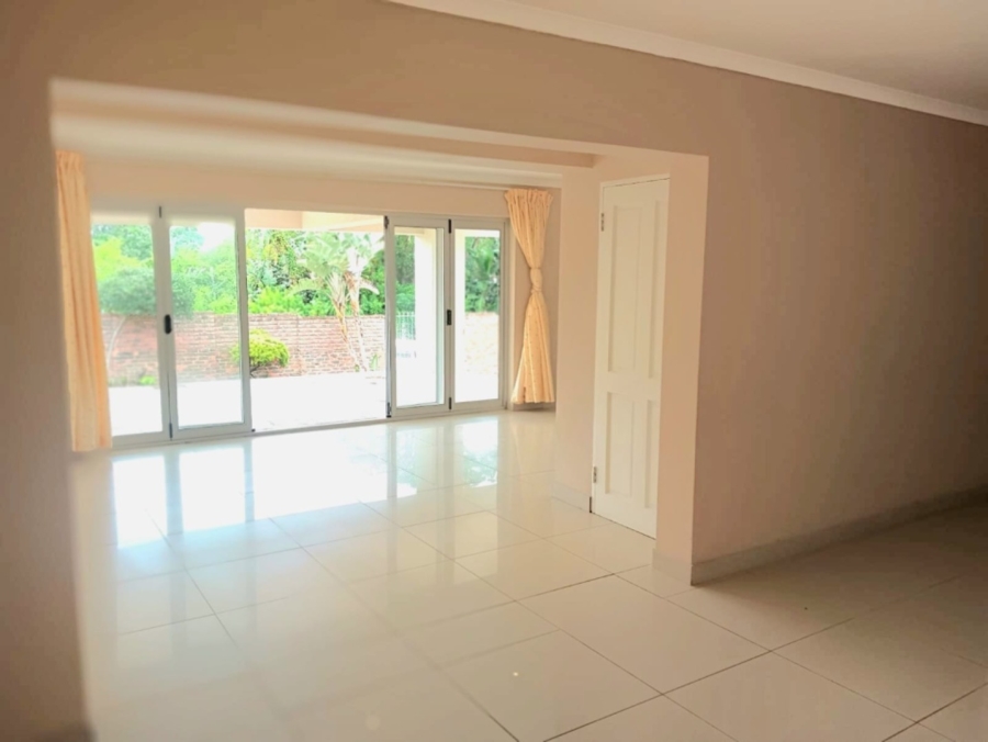 5 Bedroom Property for Sale in Gonubie Eastern Cape